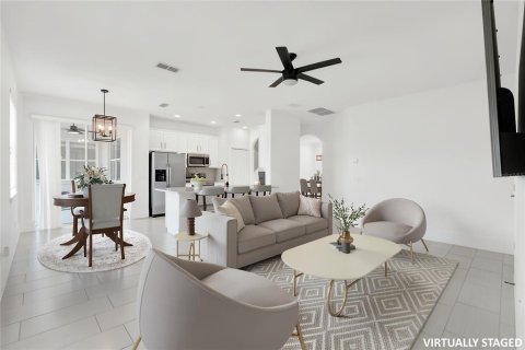 House in Sorrento, Florida 5 bedrooms, 262.73 sq.m. № 2391574 - photo 17