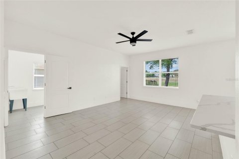 House in Sorrento, Florida 5 bedrooms, 262.73 sq.m. № 2391574 - photo 16