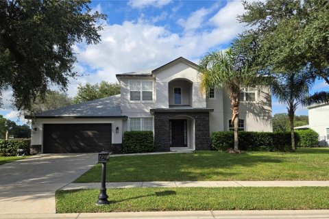 House in Sorrento, Florida 5 bedrooms, 262.73 sq.m. № 2391574