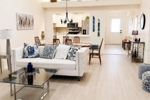 Villa ou maison à vendre à Venice, Floride: 2 chambres, 122.07 m2 № 2147754 - photo 3