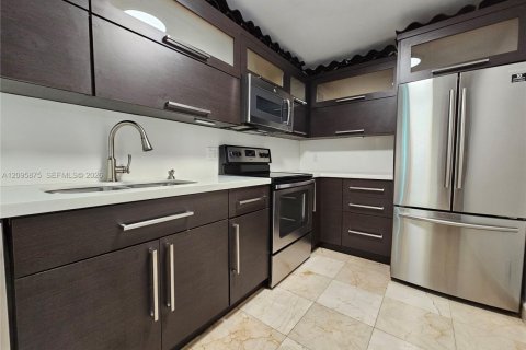 Copropriété à louer à Miami, Floride: 2 chambres, 87.79 m2 № 2385111 - photo 13