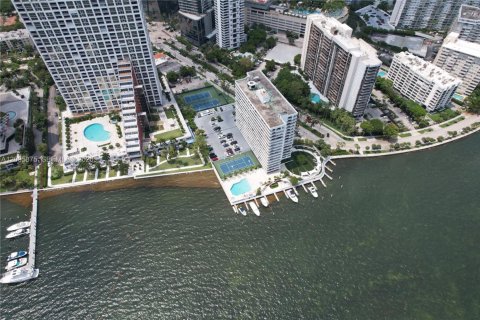 Copropriété à louer à Miami, Floride: 2 chambres, 87.79 m2 № 2385111 - photo 19