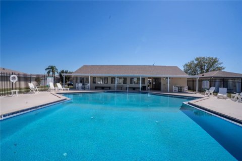 Condo in Winter Haven, Florida, 2 bedrooms  № 1574838 - photo 20