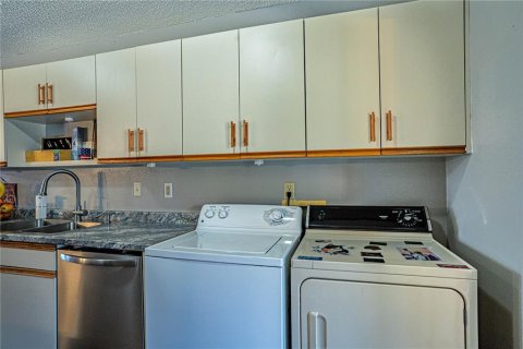 Condo in Winter Haven, Florida, 2 bedrooms  № 1574838 - photo 7