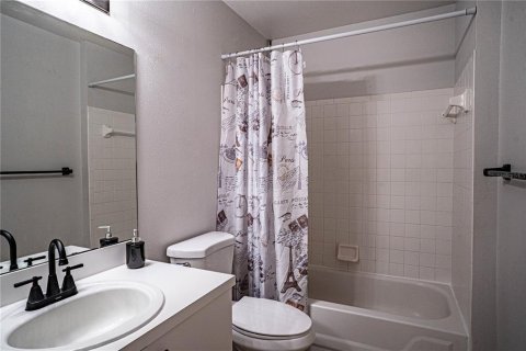 Condo in Winter Haven, Florida, 2 bedrooms  № 1574838 - photo 12
