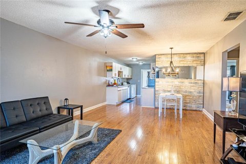 Condo in Winter Haven, Florida, 2 bedrooms  № 1574838 - photo 4
