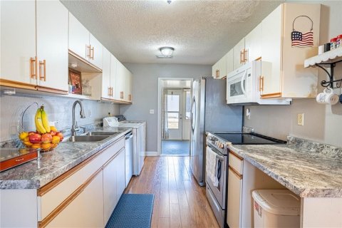 Condo in Winter Haven, Florida, 2 bedrooms  № 1574838 - photo 5