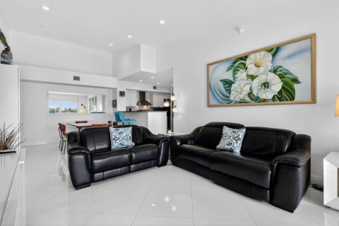 Condo in Hypoluxo, Florida, 3 bedrooms  № 2088406 - photo 6