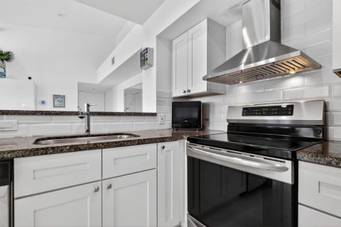 Condo in Hypoluxo, Florida, 3 bedrooms  № 2088406 - photo 17