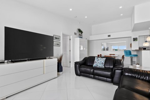 Condo in Hypoluxo, Florida, 3 bedrooms  № 2088406 - photo 7