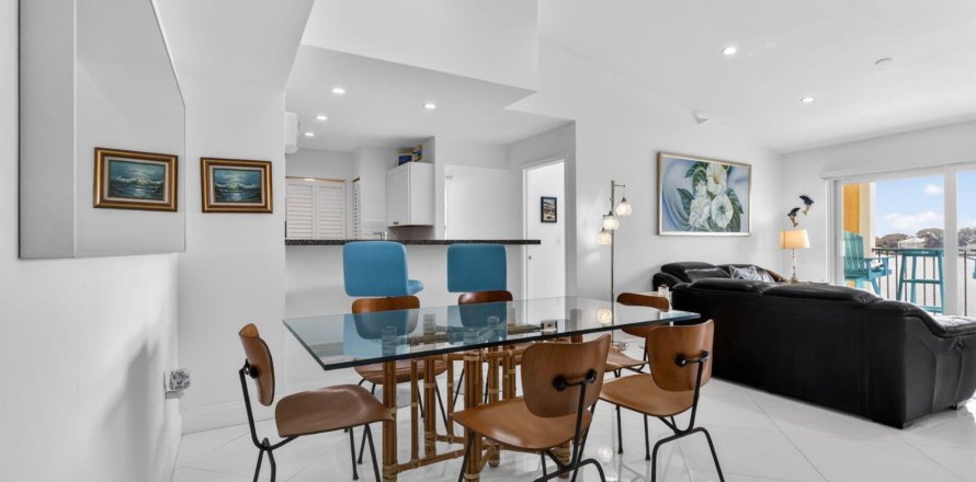 Condo in Hypoluxo, Florida, 3 bedrooms  № 2088406
