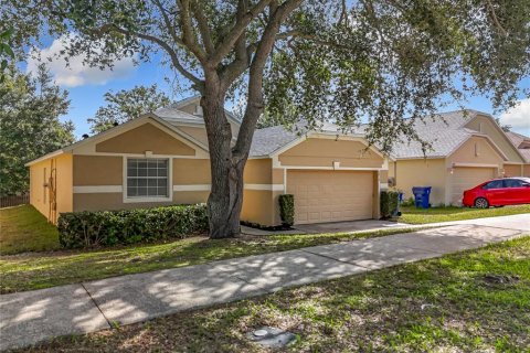 Casa en venta en Groveland, Florida, 3 dormitorios, 161.09 m2 № 1778928 - foto 1