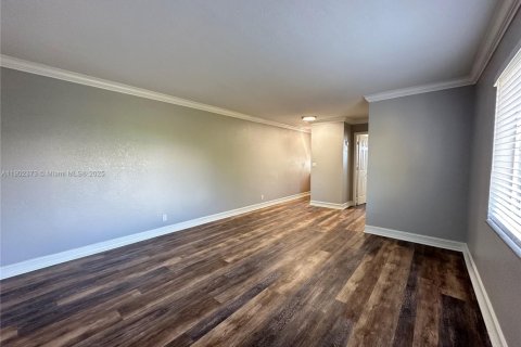 Apartment in Fort Lauderdale, Florida № 1953778 - photo 2