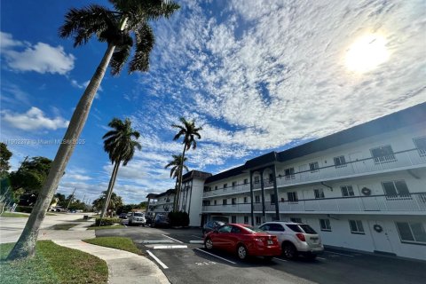 Apartment in Fort Lauderdale, Florida № 1953778 - photo 29
