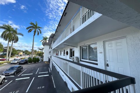 Apartment in Fort Lauderdale, Florida № 1953778 - photo 25