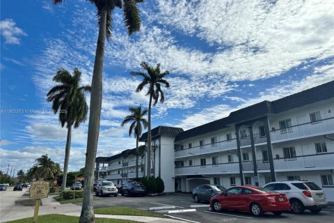 Apartment in Fort Lauderdale, Florida № 1953778 - photo 28