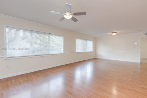 Condo in Fort Lauderdale, Florida, 2 bedrooms  № 1875564 - photo 15