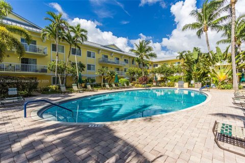 Condo in Fort Lauderdale, Florida, 2 bedrooms  № 1875564 - photo 27