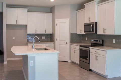 Villa ou maison à louer à Tampa, Floride: 4 chambres, 250.84 m2 № 2149202 - photo 10
