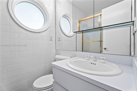 Купить виллу или дом в Норт-Майами, Флорида 4 спальни, 249.63м2, № 2049727 - фото 17