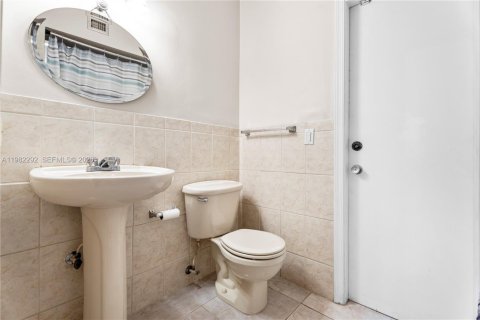 Купить виллу или дом в Норт-Майами, Флорида 4 спальни, 249.63м2, № 2049727 - фото 19