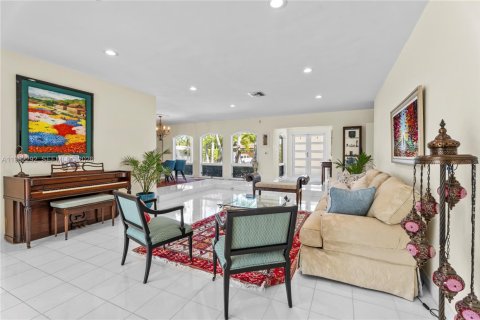 Купить виллу или дом в Норт-Майами, Флорида 4 спальни, 249.63м2, № 2049727 - фото 24