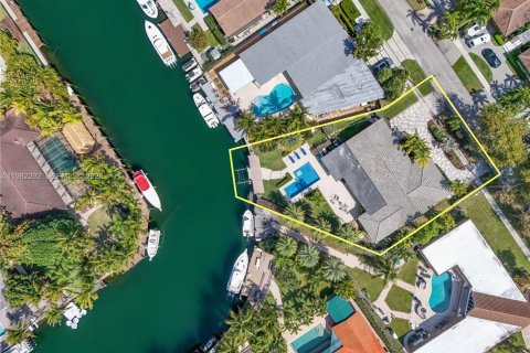 Купить виллу или дом в Норт-Майами, Флорида 4 спальни, 249.63м2, № 2049727 - фото 29