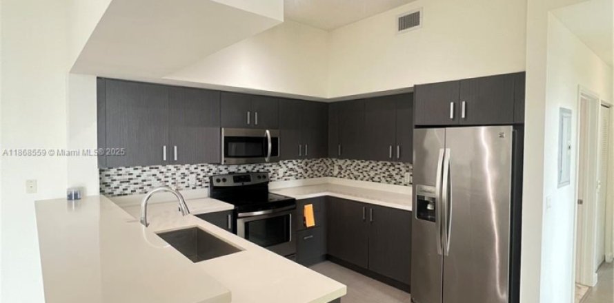 Apartment in Miami, Florida 3 bedrooms, 128.76 sq.m. № 1897696