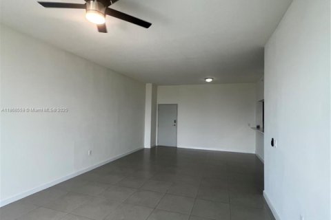 Apartment in Miami, Florida 3 bedrooms, 128.76 sq.m. № 1897696 - photo 6