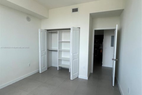Apartment in Miami, Florida 3 bedrooms, 128.76 sq.m. № 1897696 - photo 14