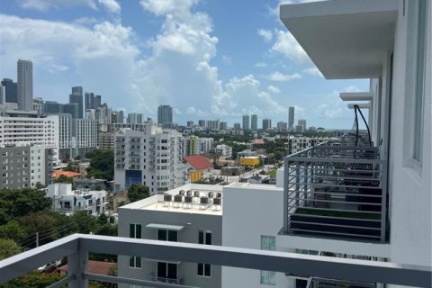Apartment in Miami, Florida 3 bedrooms, 128.76 sq.m. № 1897696 - photo 8