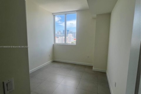 Apartment in Miami, Florida 3 bedrooms, 128.76 sq.m. № 1897696 - photo 13