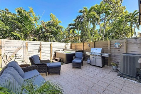 Adosado en alquiler en Wilton Manors, Florida, 2 dormitorios, 120.03 m2 № 2043630 - foto 28