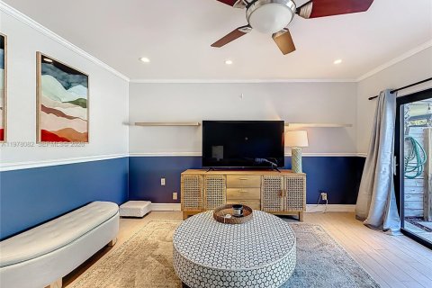Adosado en alquiler en Wilton Manors, Florida, 2 dormitorios, 120.03 m2 № 2043630 - foto 11