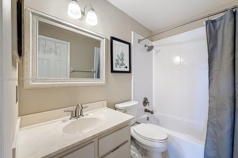 Adosado en alquiler en Wilton Manors, Florida, 2 dormitorios, 120.03 m2 № 2043630 - foto 20