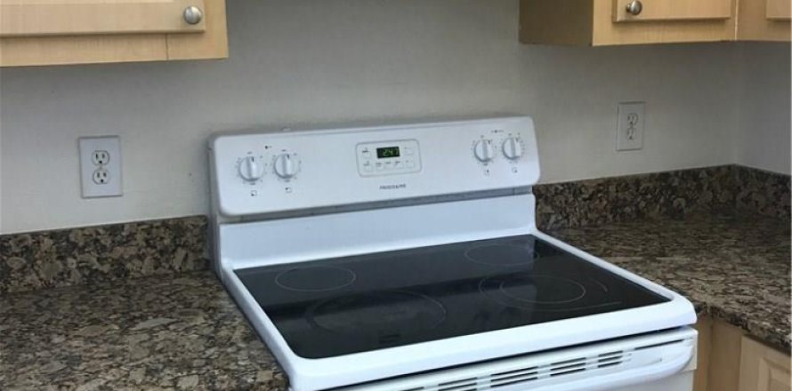 Condo in Pompano Beach, Florida, 2 bedrooms  № 2082165