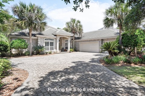 Villa ou maison à vendre à Destin, Floride: 3 chambres, 279.08 m2 № 561229 - photo 1