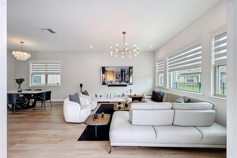 Casa en venta en Orlando, Florida, 4 dormitorios, 219.62 m2 № 2109823 - foto 15