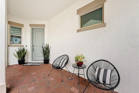 Casa en venta en Orlando, Florida, 4 dormitorios, 219.62 m2 № 2109823 - foto 5