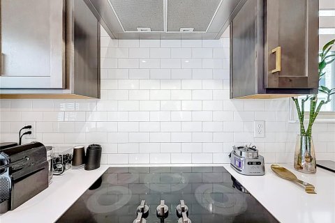 Casa en venta en Orlando, Florida, 4 dormitorios, 219.62 m2 № 2109823 - foto 19