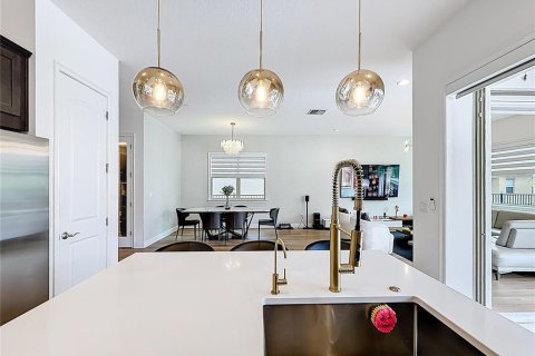 Casa en venta en Orlando, Florida, 4 dormitorios, 219.62 m2 № 2109823 - foto 20