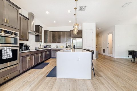 Casa en venta en Orlando, Florida, 4 dormitorios, 219.62 m2 № 2109823 - foto 23