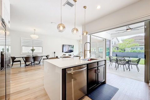 Casa en venta en Orlando, Florida, 4 dormitorios, 219.62 m2 № 2109823 - foto 18