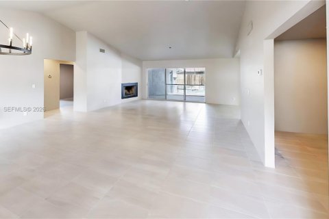 House in Coral Springs, Florida 3 bedrooms, 204.94 sq.m. № 2422905 - photo 7