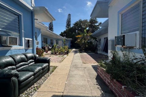 Commercial property in Miami Beach, Florida 318 sq.m. № 2020951 - photo 7