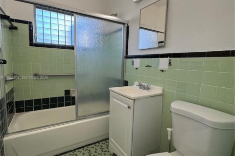 Commercial property in Miami Beach, Florida 318 sq.m. № 2020951 - photo 9