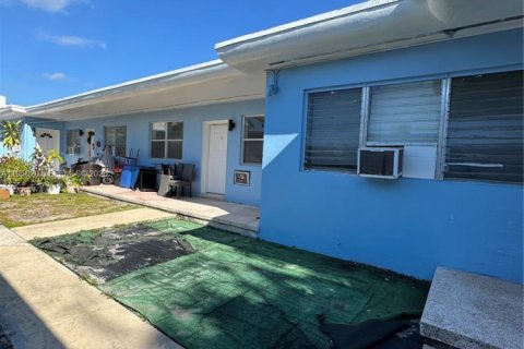 Commercial property in Miami Beach, Florida 318 sq.m. № 2020951 - photo 8