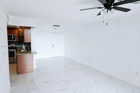 Condominio en venta en Miami, Florida, 1 dormitorio, 84.91 m2 № 2074867 - foto 6