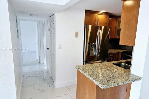 Condominio en venta en Miami, Florida, 1 dormitorio, 84.91 m2 № 2074867 - foto 5
