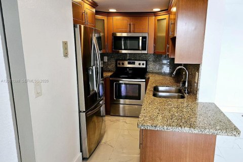 Condominio en venta en Miami, Florida, 1 dormitorio, 84.91 m2 № 2074867 - foto 4